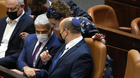 עידית סילמן נפתלי בנט, עידית סילמן ויאיר לפיד, צילום: יואב דודקביץ