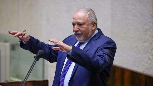 ארגז הכלים של ליברמן: 10 מעכבי בעירה לשוק הדיור