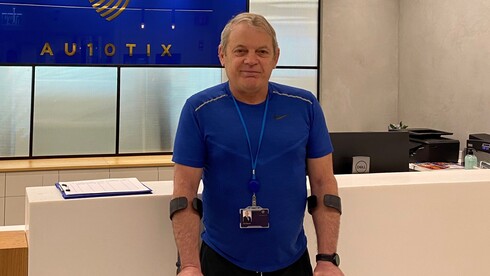 אי אפשר למצוא עובדים, אבל אף אחד לא יעסיק אותך בגיל 50