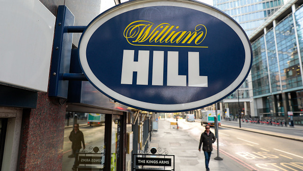 ענקית ההימורים 888 קרובה לרכישת הפעילות של וויליאם היל בבריטניה