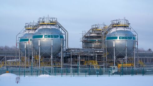 אחסון גז טבעי נוזלי ברוסיה, צילום: בלומברג