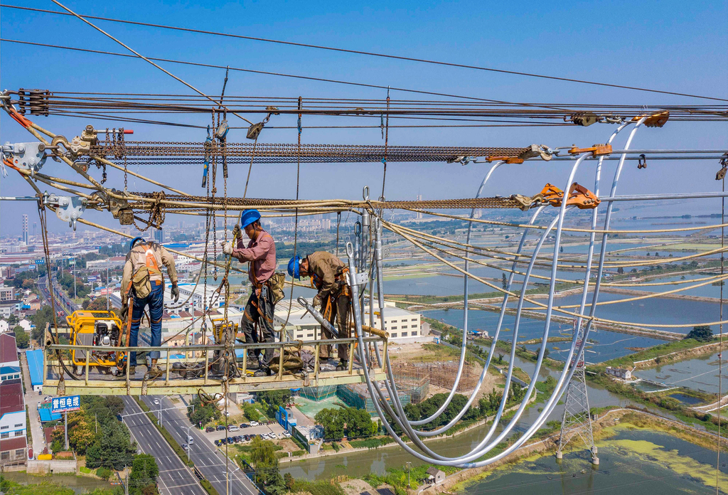עבודות חשמל במחוז ג'יאנגסו בדרום סין