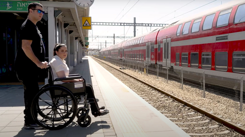 מתוך קמפיין בעיות נגישות בתחבורה הציבורית לאנשים עם מוגבלויות, צילום: צילום מסך youtube