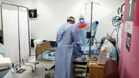מספר המיטות לא גדל למרות ההשקעה. מחלקת קורונה בבית החולים רמב"ם בחיפה, צילום: רויטרס