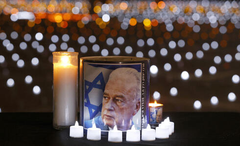 זוכרים בכיכר רבין , צילום: AFP