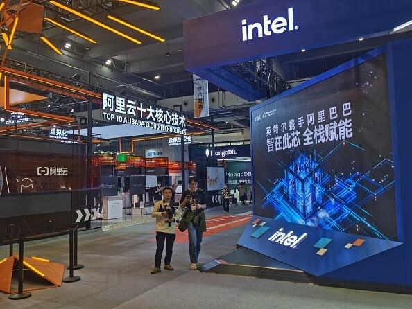 ביתן של אינטל בתערוכה טכנולוגית בסין