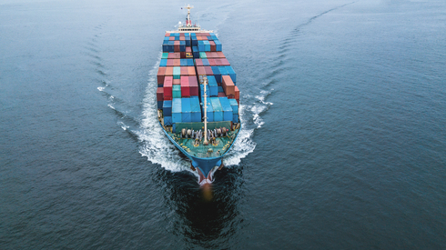תובלת סחורות בים. לפי ארגון הימאות הבינלאומי, ספינות אחראיות ל־2.9% מפליטת גזי החממה העולמית, צילום: שאטרסטוק