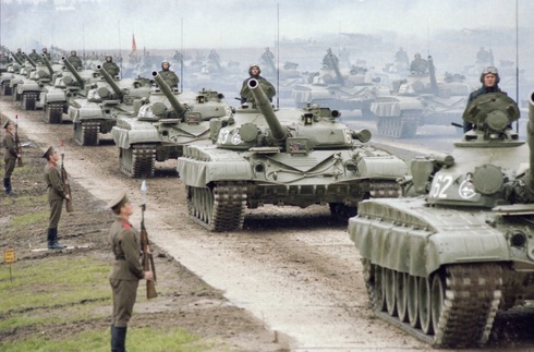 טנקים סובייטיים בתרגיל מ-1981. מה יעצור אותם במקרה פלישת אמת?, TASS