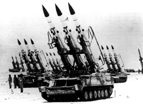 סוללת טילי 2K12 רוסית, שמסוגלת לנסוע עם הכוחות המסתערים ולספק הגנה בחזית, TASS