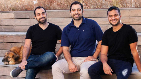 מימין: אמיר נחמיה, דניאל נוריאל ויונתן נוריאל, מייסדי Connecteam,  