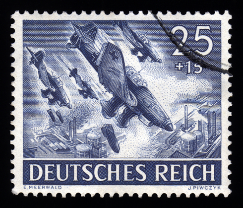 מטוסי השטוקה על בול דואר גרמני רשמי. איך הגיעו לשם?, צילום: שאטרסטוק
