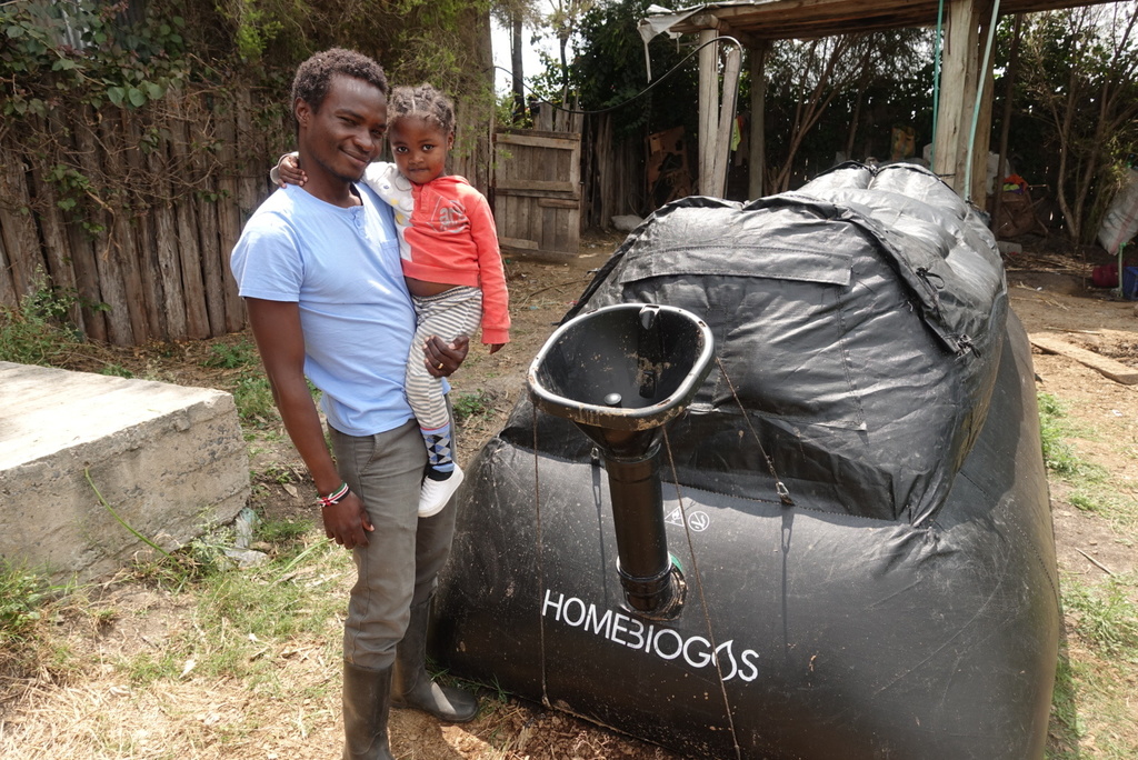 2 חברת הום ביוגז חתמה הסכם טיפול פסולת מחנות פליטים אפריקה