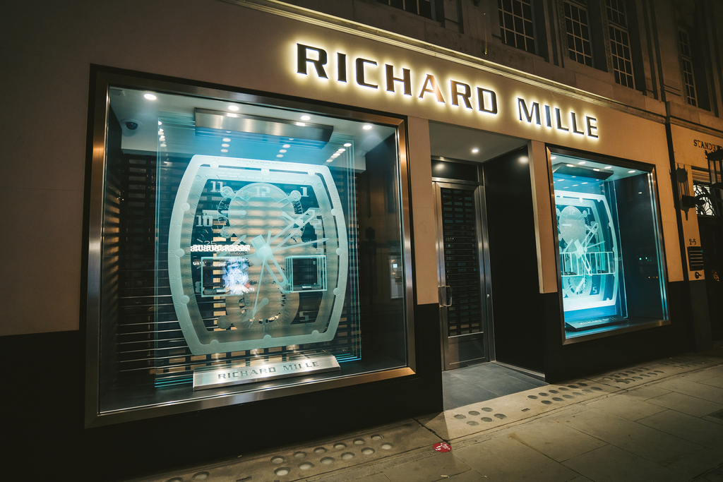 חנות ריצ'רד מיל לונדון בריטניה שעון שעונים יוקרה תכשיטים