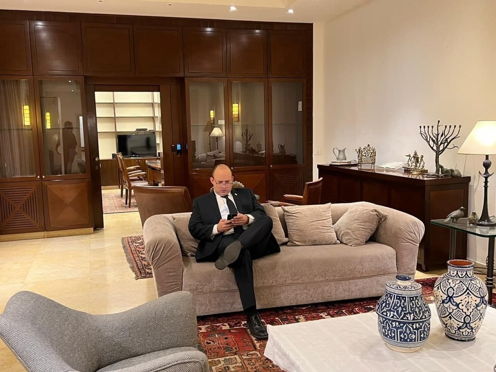 ראש הממשלה נפתלי בנט בביקור ראשון במעון ב בלפור