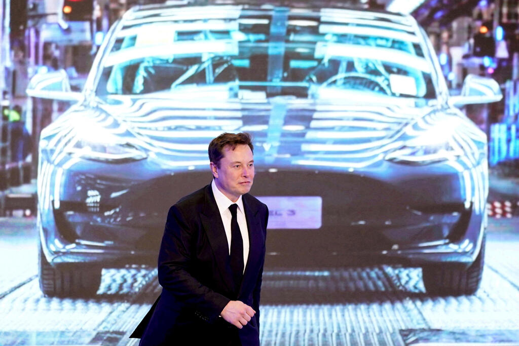 Following U.S. investigation: Tesla eliminates drivers’ ability to play while driving