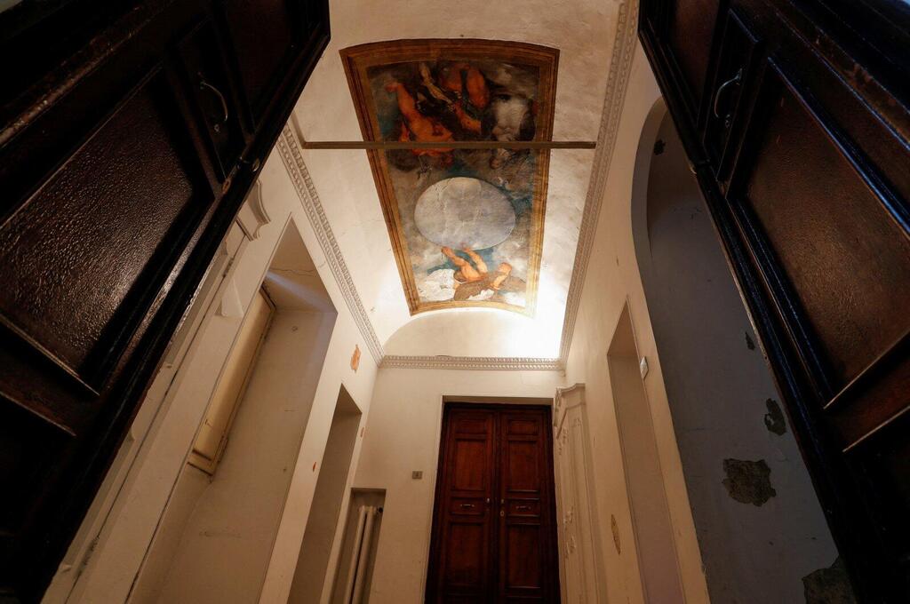 וילה אורורה רומא מכירה פומבית ציורי קיר של קארוואג'יו