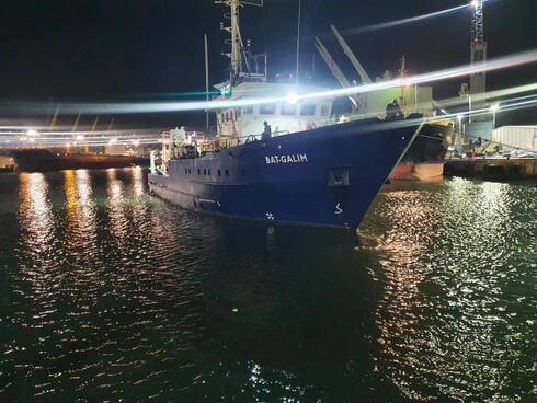 האונייה בת גלים יוצאת מנמל חיפה, צילום: המשרד להגנת הסביבה 