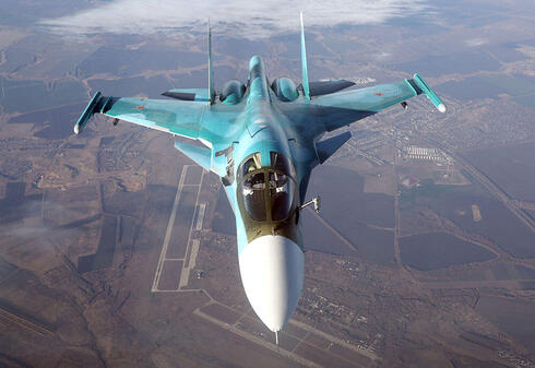 מטוס סוחוי 34 רוסי מעל לבסיס אווירי, צילום: mil.ru