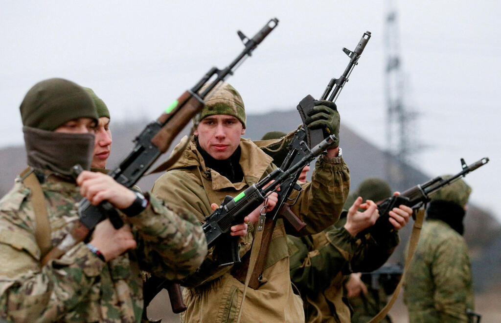 Separatist fighters in Donetsk