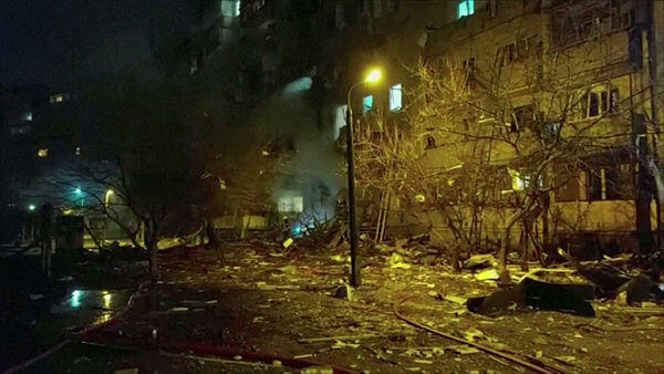 בניין בעיר קייב אוקראינה שנפגע בהתקפות רוסיות