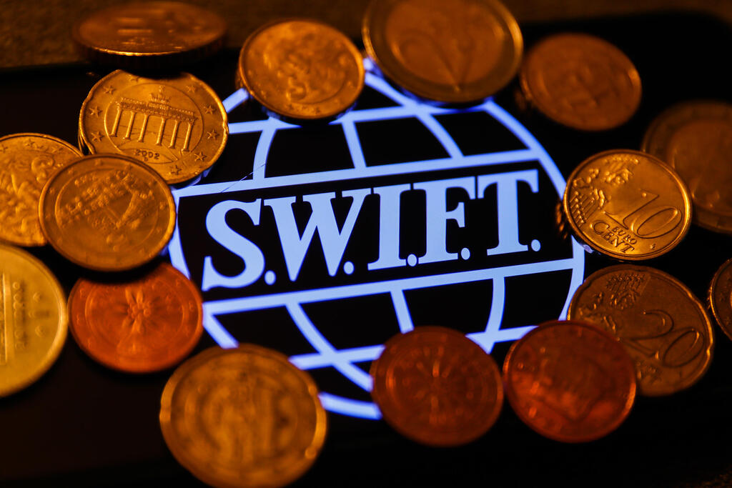 Sanctions ‘Doomsday Weapons’: Is Russia on its way out of the global SWIFT payment system?