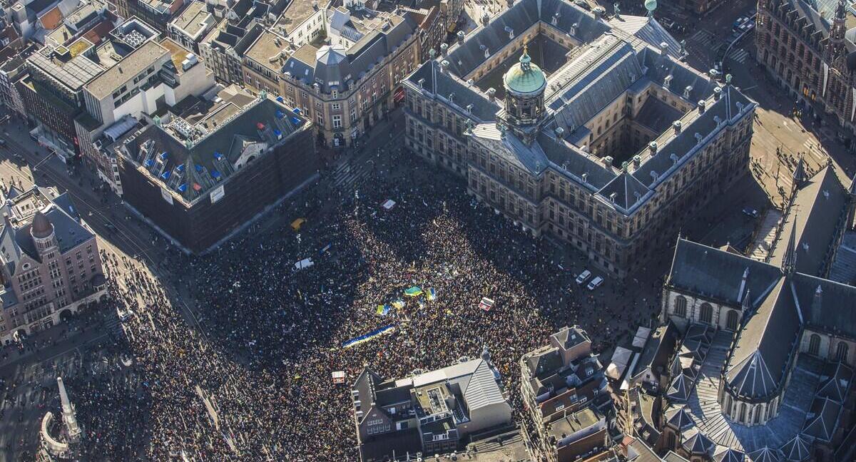 פוטו הפגנות למען אוקראינה אמסטרדם הולנד 