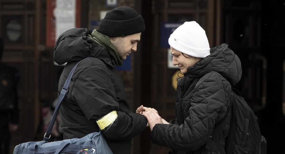 פוטו פליטים אוקראינה זוג נפרד