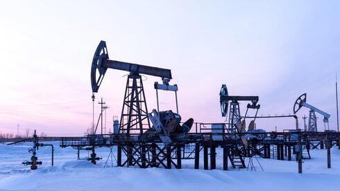הנפט נכנס לשוק דובי: ירד ביותר מ-20% מאז חודש מרץ האחרון 