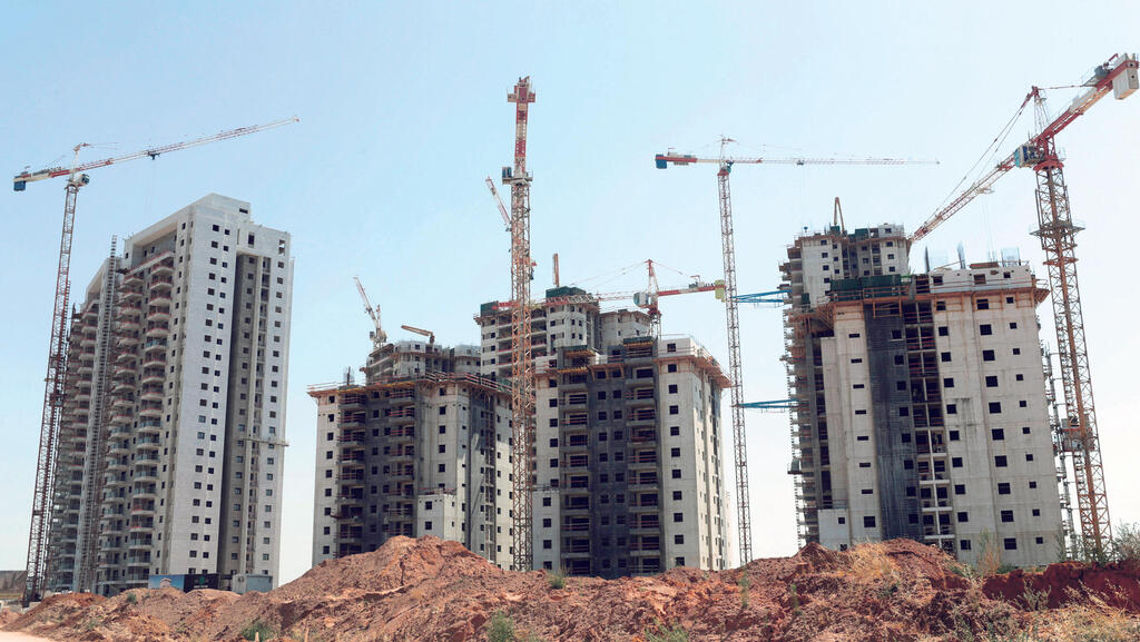 On the day the interest rate rises Purchase with your back to the wall