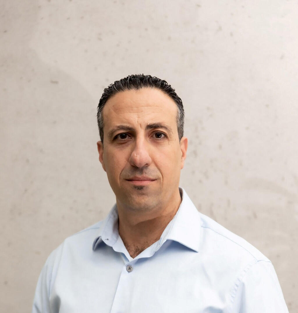 ג'וני עבדאללה, אמדוקס: "אם הממשלה תיתן לעובדים תמריצים להתחיל כאן, יש להם את כל התשתית להתאמן ולהתפתח. זאת הזדמנות אמיתית להגדיל את כמות כוח האדם בשוק פי 10" (צילום: אמדוקס) מגזין כלכליסט טק ג'וני עבדאללה סמנכ"ל פיתוח דיגיטל ומנהל מרכז פיתוח אמדוקס נצרת
