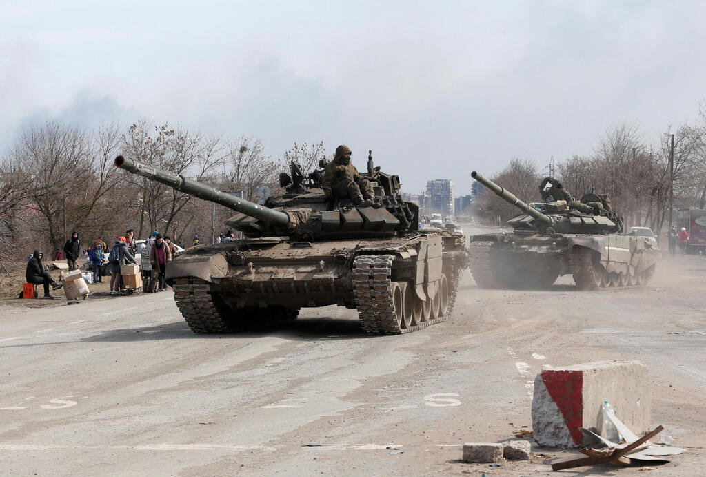 Russian tank in Mariupol