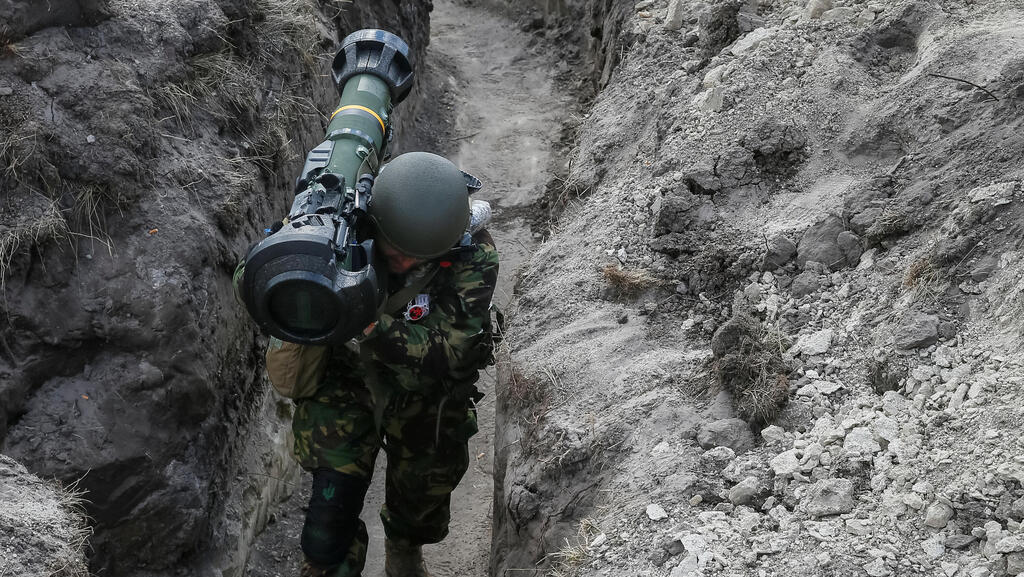 A soldier of the Ukrainian army north of Kiev