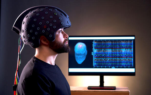 The brain.space helmet can measure brain activity. 