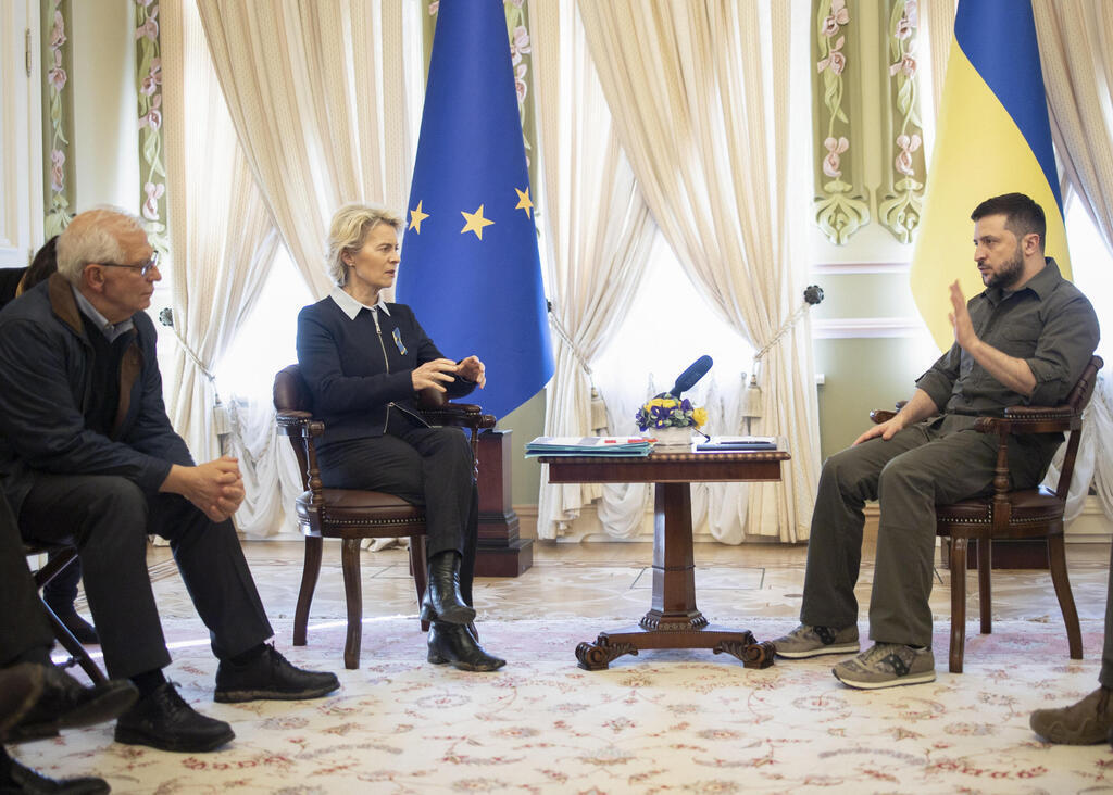 European Commission President Von Der Lane meets with Ukrainian President Volodymyr Zlansky in Kiev