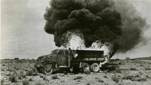 משאית אספקה שהושמדה מהאוויר במהלך מלחמת העולם השנייה, ww2online