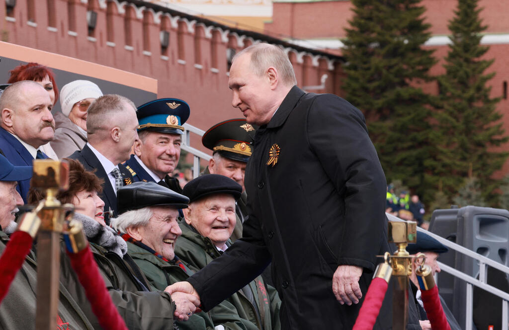 נשיא רוסיה ולדימיר פוטין במצעד צבאי מאי 2022