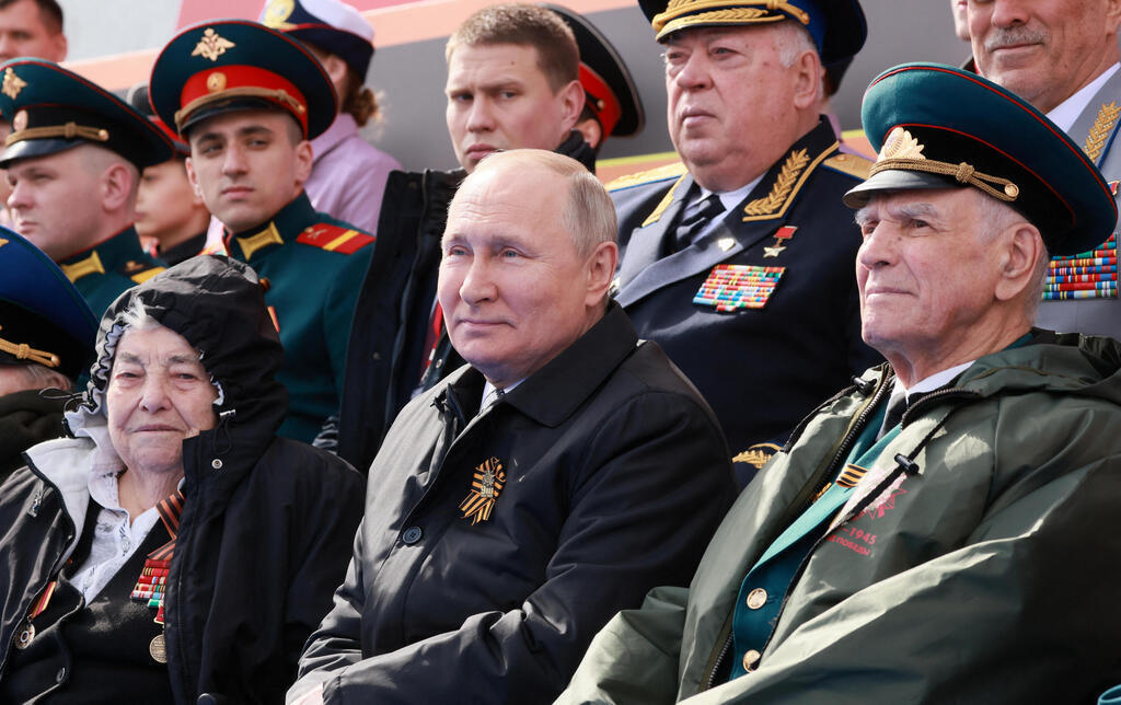 נשיא רוסיה ולדימיר פוטין במצעד הצבאי במוסקבה במאי 2022