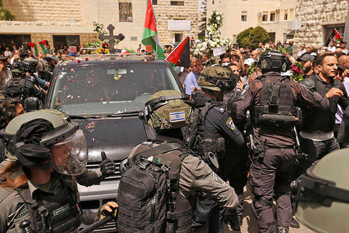 העימותים בהלוויה של שירין אבו עאקלה, AFP