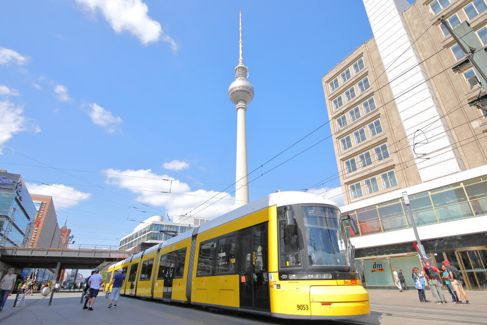 תחבוןרה ציבורית גרמניה טראם אוטובוס רכבת קלה