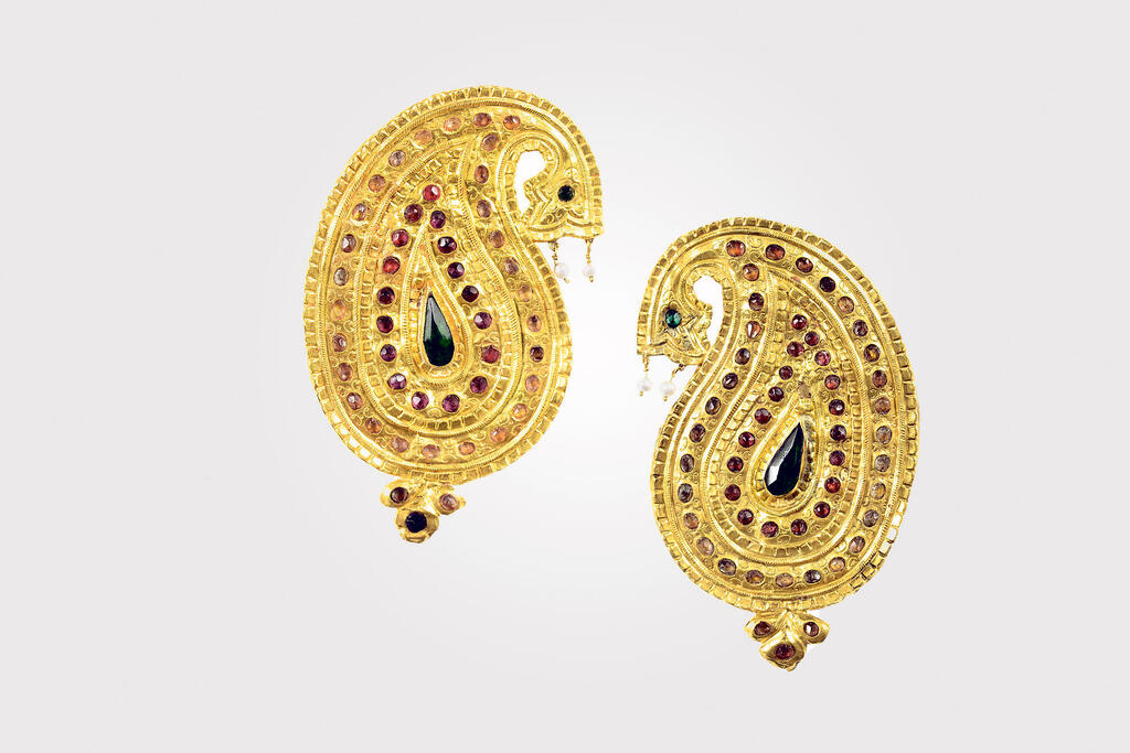 פנאי סיכות זהב ויהלומים בצורת פייזלי הודו המאה ה 19