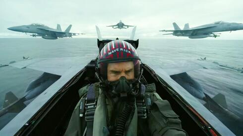 טום קרוז בסרט החדש, בו מככבים מטוסי ה-F18 של הצי, צילום: Paramount Pictures