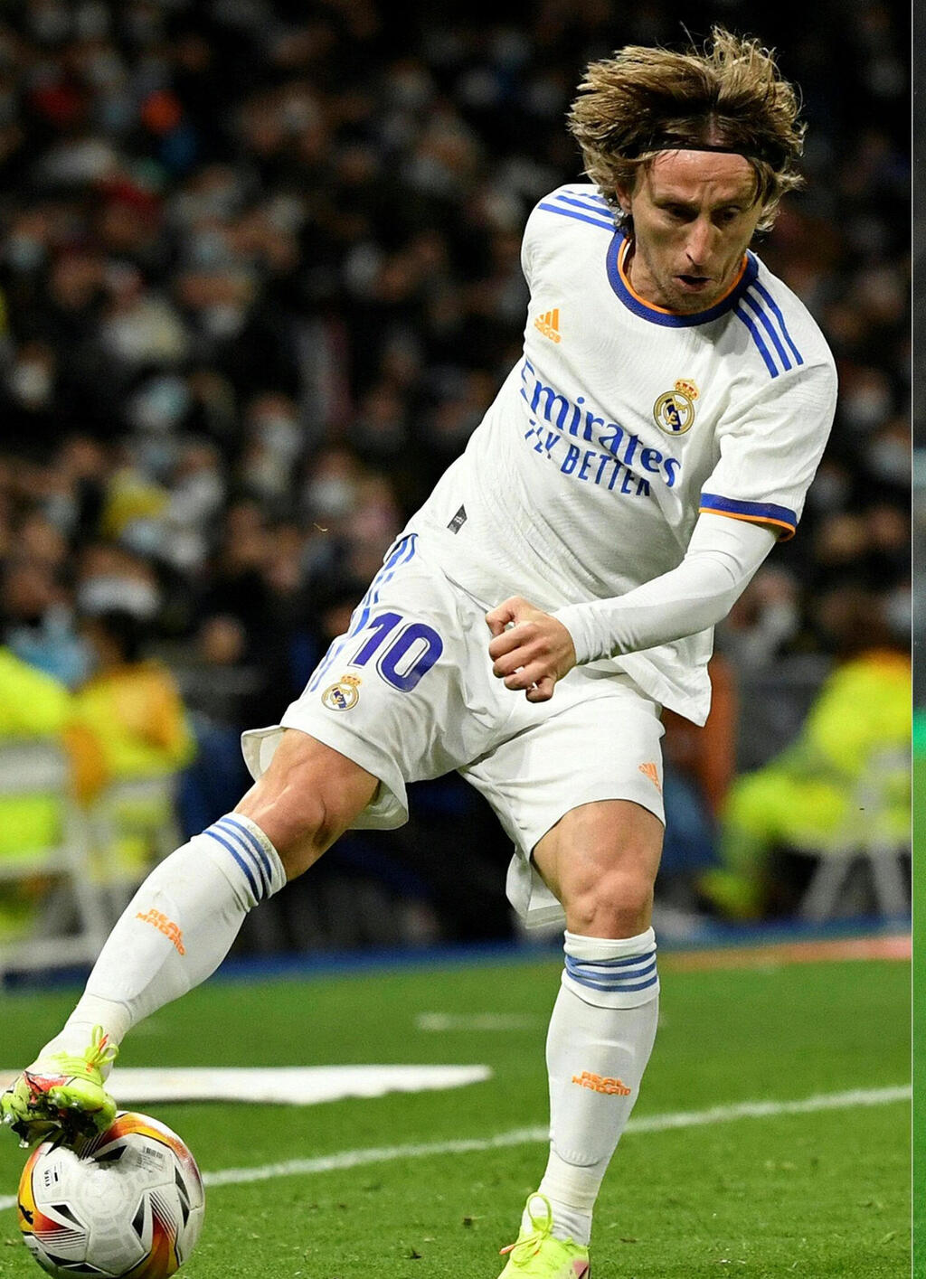 לוקה מודריק שחקן ריאל מדריד במשחק בליגה הספרדית ב־ 24 במאי 2022