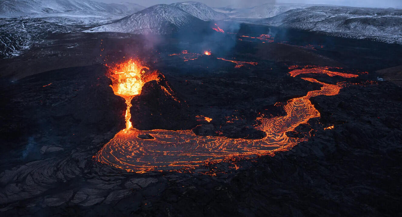 פוטו תחרות צילומים כדור הארץ 2022 הר געש איסלנד