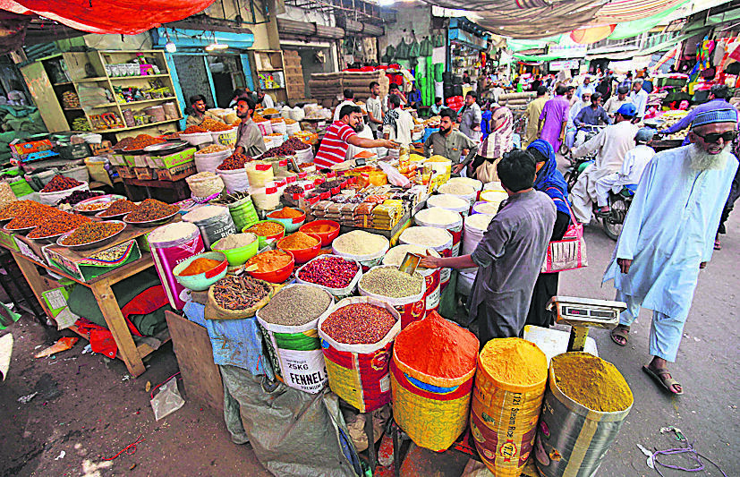שוק בקראצ'י פקיסטן החודש