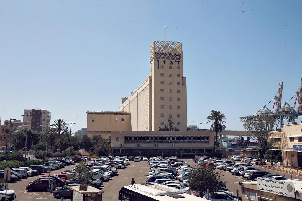 בניין ממגורות דגון ב חיפה 