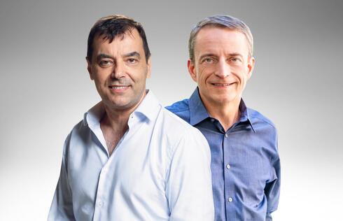 Intel CEO Pat Gelsinger (right) & Mobileye CEO Amnon Shashua 