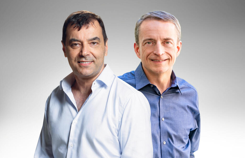 Intel CEO Pat Gelsinger (right) & Mobileye CEO Amnon Shashua (Credit: Reuters, Amit Shaal) מימין מנכ"ל אינטל פט גלסינגר ומייסד מובילאיי אמנון שעשוע