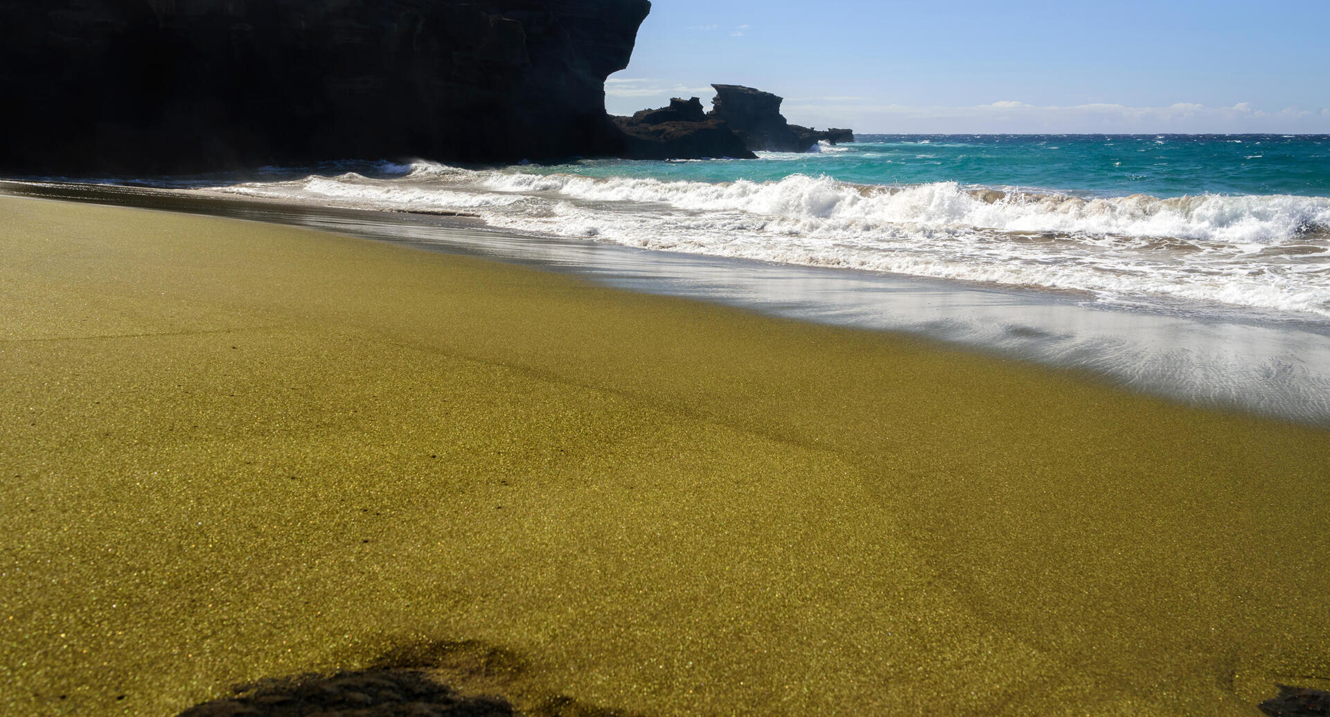 פוטו חופים עם חול צבעוני הוואי Papakolea Beach