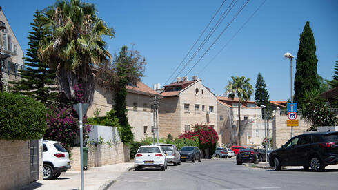 בכמה נמכרה דירת 3 חדרים בשכונת ארנונה בירושלים?