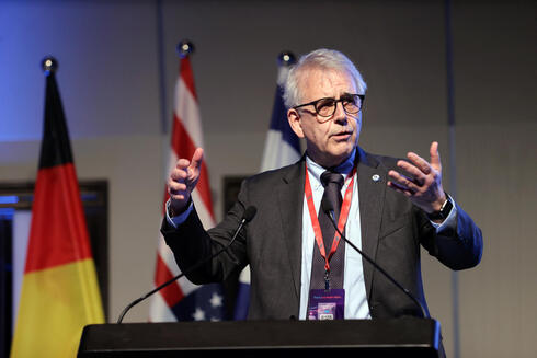 Dr. Otmar Kloiber, Secretary General of the World Medical Association 